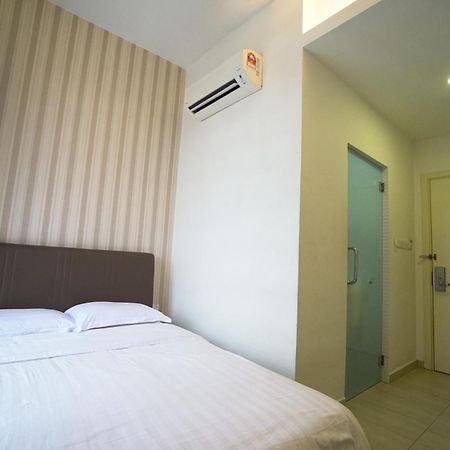 Crystal Garden Hotel - Seri Kembangan Exteriér fotografie